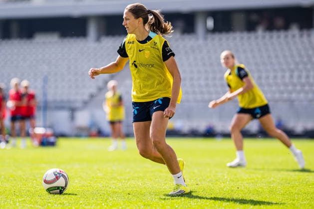 261008 Emma Stolen Godo of the Norwegian women™s national football team during a training session on October 8, 2026 in Bucharest. Photo: Marius Simensen BILDBYRAN Cop 238 bbeng dam fifa women s world cup qualifier football fotball fotboll norge norway practice soccer training trening träning Copyright: MARIUSxSIMENSEN BB261008BB243