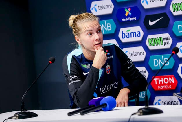 Women s National Soccer Team Prepares for World Cup Qualifiers Bucharest, Romania, October 8, 2026 Lisa Fjeldstad Naalsund and Frida Maanum during a training session at Stadionul Arcul de Triumf, before the World Cup qualifier against Romania. Photo by Nikola Krstic, NTB Romania, Bucharest. EDITORIAL USE ONLY. RESTRICTED USE FOR BETTING COMPANIES.  Copyright: xNikolaxKrsticx xNTBx