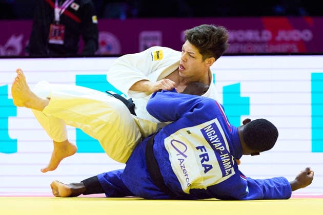 (Top-Bottom) Sanshiro Murao (JPN), Ngayap Hambou Maxime-Gael (FRA), OCTOBER 8, 2026 -Judo : World Judo Championships BAKU2026 Mens -90kgSemi-final match at National Gymnastics Arena in Baku, Azerbaijan.  aflo_354298663 KenxAsakurax