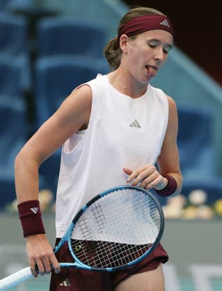 (261008) -- BEIJING, Oct. 8, 2026 -- Nikola Bartunkova of the Czech Republic reacts during the women s singles quarterfinal match between Karolina Muchova of the Czech Republic and Nikola Bartunkova of the Czech Republic at 2026 China Open tennis tournament in Beijing, China, Oct. 8, 2026. ) (SP)CHINA-BEIJING-TENNIS-CHINA OPEN-WOMEN S SINGLES (CN) ZhangxChenlin 