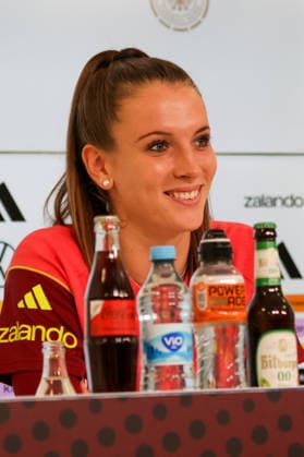 08.10.2026, xgrfx, Fussball DFB Medientermine, Deutsche Frauennationalmannschaft - Pressekonferenz und Abschlusstraining v.l. Ena Mahmutovic (Deutsche Frauennationalmannschaft) Karlsruhe