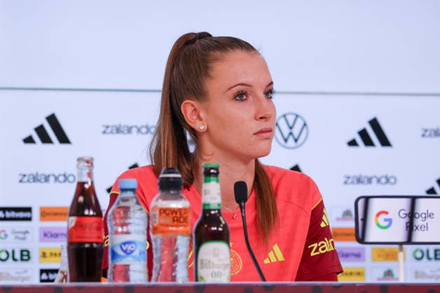 Karlsruhe, Deutschland: 08.10.2026 - Deutsche Fußballnationalmannschaft der Frauen - Abschlusspressekonferenz - Testspiel Deutschland vs. Australien Im Bild: Torhüterin Ena Mahmutovic (Deutschland) bei der Abschlusspressekonferenz in Karlsruhe Copyright: HMBxMedia MadeleinexFantini