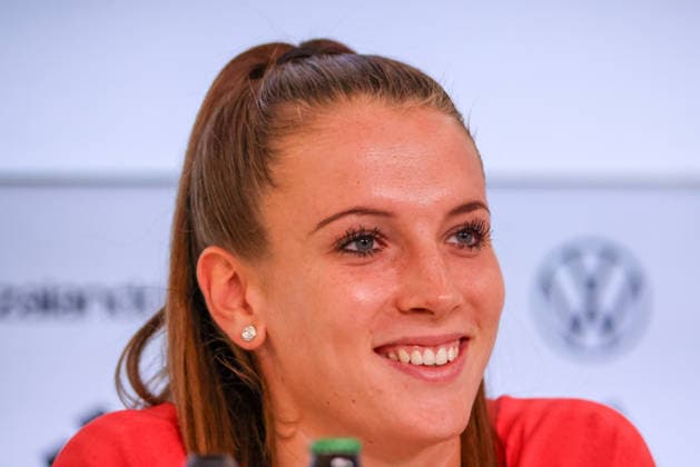 Karlsruhe, Deutschland: 08.10.2026 - Deutsche Fußballnationalmannschaft der Frauen - Abschlusspressekonferenz - Testspiel Deutschland vs. Australien Im Bild: Torhüterin Ena Mahmutovic (Deutschland) bei der Abschlusspressekonferenz in Karlsruhe Copyright: HMBxMedia MadeleinexFantini