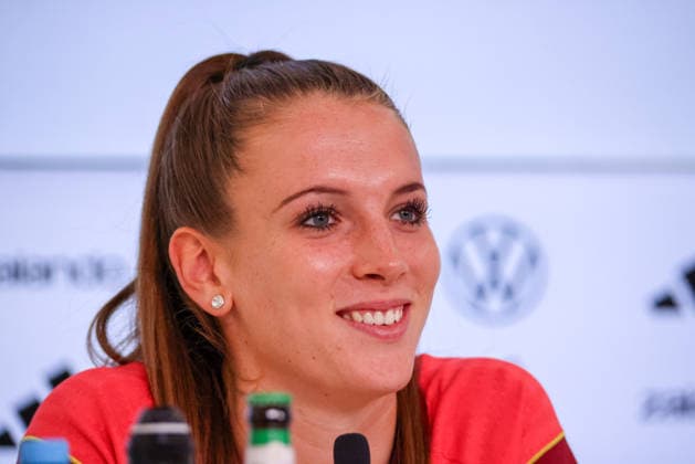 Karlsruhe, Deutschland: 08.10.2026 - Deutsche Fußballnationalmannschaft der Frauen - Abschlusspressekonferenz - Testspiel Deutschland vs. Australien Im Bild: Torhüterin Ena Mahmutovic (Deutschland) bei der Abschlusspressekonferenz in Karlsruhe Copyright: HMBxMedia MadeleinexFantini