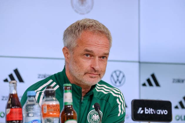Karlsruhe, Deutschland: 08.10.2026 - Deutsche Fußballnationalmannschaft der Frauen - Abschlusspressekonferenz - Testspiel Deutschland vs. Australien Im Bild: Bundestrainer Christian Wück Wueck (Deutschland) bei der Abschlusspressekonferenz in Karlsruhe Copyright: HMBxMedia MadeleinexFantini