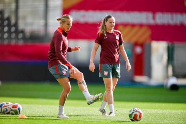 08.10.2026 LEUVEN , PILKA NOZNA KOBIET ( WOMEN S FOOTBALL) TRENING OFICJALNY PRZED POLFINALEM BARAZY MISTRZOSTW SWIATA 2027 TRENING NZ. OLIWIA WOS, ADRIANA ACHCINSKA FOTO RADOSLAW JOZWIAK CYFRASPORT NEWSPIX.PL --- Newspix.pl  RA2_6170