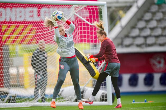 08.10.2026 LEUVEN , PILKA NOZNA KOBIET ( WOMEN S FOOTBALL) TRENING OFICJALNY PRZED POLFINALEM BARAZY MISTRZOSTW SWIATA 2027 TRENING NZ. NATALIA RADKIEWICZ, KINGA SEWERYN FOTO RADOSLAW JOZWIAK CYFRASPORT NEWSPIX.PL --- Newspix.pl  RA2_6251
