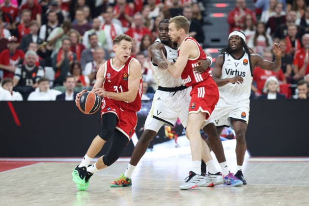 Rokas Jokubaitis (FC Bayern Basketball, 31) mit Ball mit Niels Giffey (FC Bayern Basketball, 05), GER, FC Bayern Basketball vs. Virtus Bologna, Basketball, Euroleague, 4. Spieltag, Saison 2026 2027, 08.10.2026, GER, FC Bayern Basketball vs. Virtus Bologna, Basketball, Euroleague, 4. Spieltag, Saison 2026 2027, 08.10.2026 Muenchen Copyright: xEibner-Pressefoto JennixMaulx EP_JML