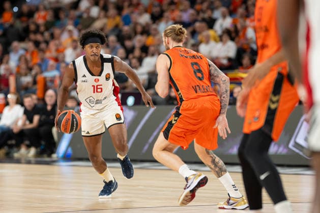 EuroLeague Round 4 match between Valencia Basket and Hapoel IBI Tel Aviv Zach Leday of Hapoel IBI Tel Aviv in action during the EuroLeague Round 4 match between Valencia Basket and Hapoel IBI Tel Aviv at Roig Arena, (Valencia ) on October 08, 2026. Copyright: xVicentexVidalxFernandezx