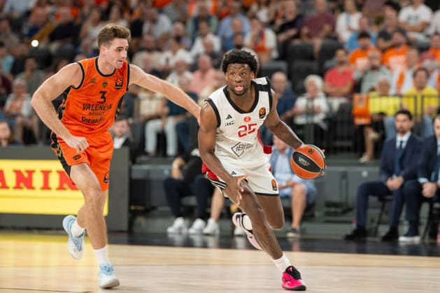 EuroLeague Round 4 match between Valencia Basket and Hapoel IBI Tel Aviv Dan Oturu of Hapoel IBI Tel Aviv in action during the EuroLeague Round 4 match between Valencia Basket and Hapoel IBI Tel Aviv at Roig Arena, (Valencia ) on October 08, 2026. Copyright: xVicentexVidalxFernandezx