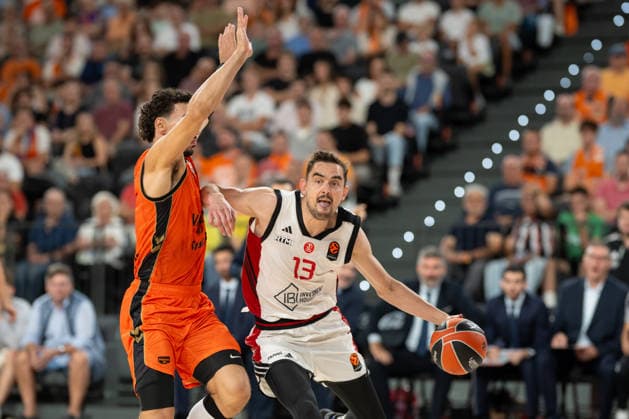 EuroLeague Round 4 match between Valencia Basket and Hapoel IBI Tel Aviv Tomas Satoransky of Hapoel IBI Tel Aviv in action during the EuroLeague Round 4 match between Valencia Basket and Hapoel IBI Tel Aviv at Roig Arena, (Valencia ) on October 08, 2026. Copyright: xVicentexVidalxFernandezx