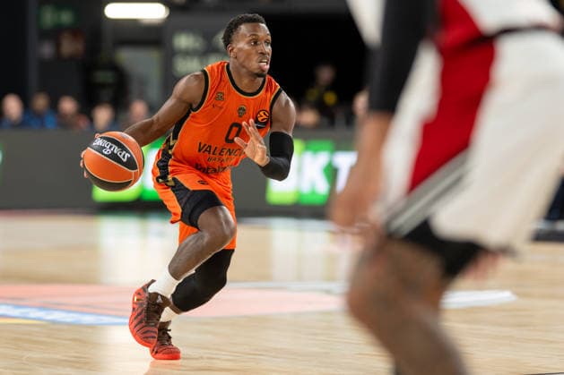 EuroLeague Round 4 match between Valencia Basket and Hapoel IBI Tel Aviv TJ Shorts of Valencia Basket in action during the EuroLeague Round 4 match between Valencia Basket and Hapoel IBI Tel Aviv at Roig Arena, (Valencia ) on October 08, 2026. Copyright: xVicentexVidalxFernandezx