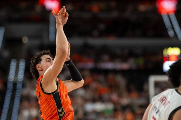 EuroLeague Round 4 match between Valencia Basket and Hapoel IBI Tel Aviv Josep Puerto of Valencia Basket in action during the EuroLeague Round 4 match between Valencia Basket and Hapoel IBI Tel Aviv at Roig Arena, (Valencia ) on October 08, 2026. Copyright: xVicentexVidalxFernandezx