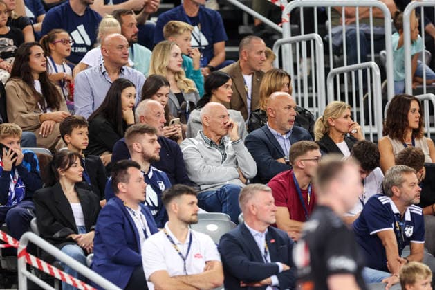 HC Zagreb v Aalborg Handbold - EHF Champions League Men Group Phase - Group C ZAGREB, CROATIA - OCTOBER 8: Fans look on during the EHF Champions League match between HC Zagreb and Aalborg Handbold at Arena Zagreb on October 8, 2026 in Zagreb, Croatia.  IgorxKralj PIXSELL
