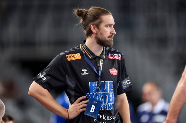 HC Zagreb v Aalborg Handbold - EHF Champions League Men Group Phase - Group C ZAGREB, CROATIA - OCTOBER 8: Head coach of Aalborg Handbold Simon Dahl Jorgensen during the EHF Champions League match between HC Zagreb and Aalborg Handbold at Arena Zagreb on October 8, 2026 in Zagreb, Croatia.  IgorxKralj PIXSELL