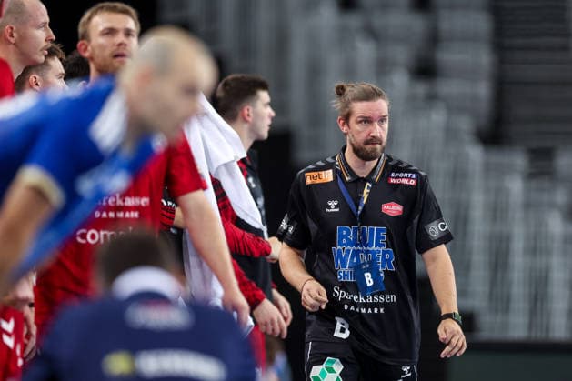 HC Zagreb v Aalborg Handbold - EHF Champions League Men Group Phase - Group C ZAGREB, CROATIA - OCTOBER 8: Head coach of Aalborg Handbold Simon Dahl Jorgensen looks on during the EHF Champions League match between HC Zagreb and Aalborg Handbold at Arena Zagreb on October 8, 2026 in Zagreb, Croatia.  IgorxKralj PIXSELL