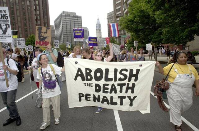 Unity 2000-March - Gegner der Todesstrafe während einer gemeinsamen Demonstration verschiedener Interessensverbände in Philadelphia -  (PHI2000073004)