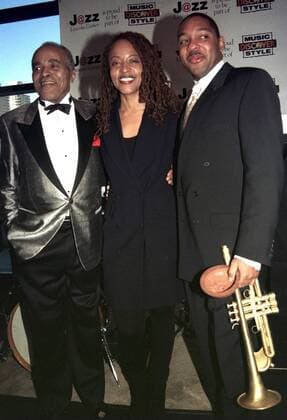V.l.n.r.: Sänger Jon Hendricks, Sängerin Cassandra Wilson und Trompeter Wynton Marsalis (alle USA) anlässlich eines Pressetermins in New York  (NYP97040704)