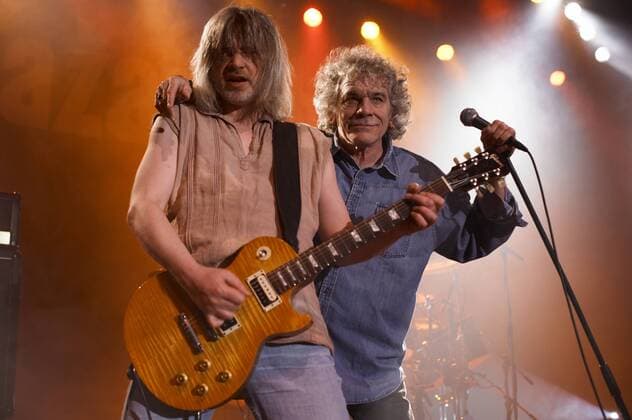 Gitarrist Jimmy Murrison (li.) und Sänger Dan McCafferty (beide Nazareth) während eines Konzertes in Pratteln - iblais00815849