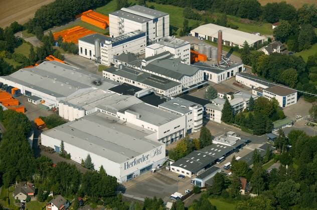 Deutschland, DEU: Hiddenhausen, Herforder Brauerei. Germany, DEU: Hiddenhausen, Herforder brewery.