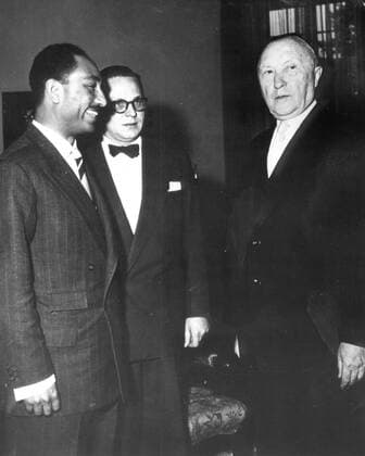 May 18, 1956 - Bonn, Germany - West Germany s first chancellor KONRAD ADENAUER. PICTURED: KONRAD ADENAUER (right) greeting Egyptian minister ANWAR EL SADAT in Bonn. Bonn Germany  - ZUMAk09