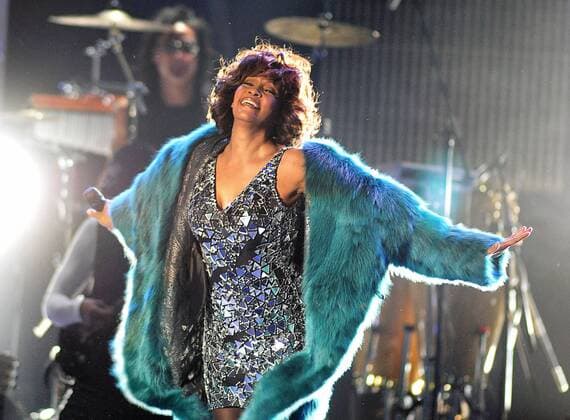 MOSCOW, RUSSIA. DECEMBER 10, 2009. American singer and actress Whitney Houston performs at Olimpiysky Arena.  S007E7D2