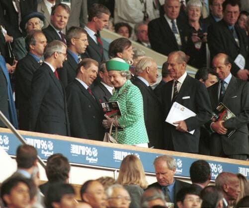 Britain s Queen Elisabeth II and her husband Prince Philip walk on the grandstand in Wembley past British Prime Minister John Major, left, and Czech president Vaclav Havel, second from left, before the Euro 96 final match Czech Republic vs. Germany, June 30, 1996. CTK Photo Michal Dolezal  CTKPhoto00154311