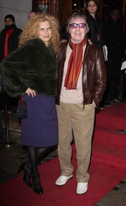 Bill Wyman, der Musiker ( Rolling Stones ) mit seiner Ehefrau Suzanne Wyman bei der Million Dollar Quartet Theater Premiere am 28.2.2011 in London 