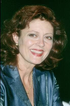 Susan Sarandon (Schauspielerin) 06 97 kri Frau Film Kino USA Amerika Schauspiel dunkelhaarig leger Bluse blau sitzend Portrait hoch lächelnd