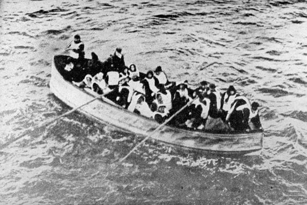 Am 15. April 2012 jährt sich zum 100. Mal der Untergang der Titanic - Am frühen Morgen des 15. April 1912 wurden kurz vor 0:30 Uhr auf der RMS Carpathia die ersten per Funk übermittelten Notrufsignale der Titanic empfangen. Gegen 4:00 Uhr erreichte die Carpathia als erstes Schiff die Unglücksstelle und nahm kurze Zeit später die ersten Überlebenden an Bord. Rettungsboot der Titanic