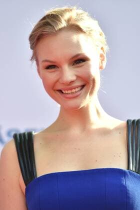 Rosalie Thomass (Schauspielerin),Einzelbild,angeschnittenes Einzelmotiv,Portraet,Portrait,Porträt. Roter Teppich,Red Carpet,Bayerischer Fernsehpreis 2014 am 23.05.2014.