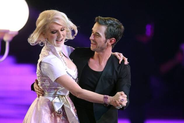ARD - Das große Fest der Besten. Fernsehmoderator Florian Silbereisen und Entertainerin Désirée Nick während der ARD Fernsehshow Das große Fest der Besten am 10.01.2015 im Velodrom Berlin.