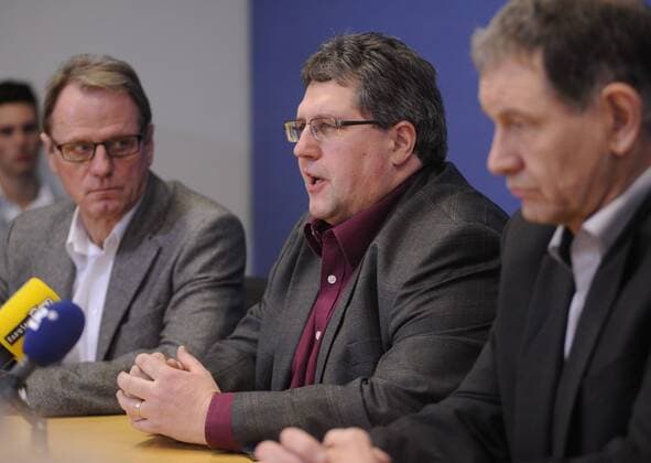 Die Landespressekonferenz der saarländischen Landesregierung am Montag (26.01.2015) im Landtag in Saarbrücken. Im Bild (v.l.): Klaus Kessler (MdL, Die Grünen), Michael Neyses, der heute zu den Grünen wechselt und Hubert Ulrich (MdL, Die Grünen).