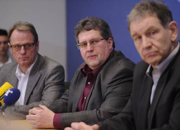 Die Landespressekonferenz der saarländischen Landesregierung am Montag (26.01.2015) im Landtag in Saarbrücken. Im Bild (v.l.): Klaus Kessler (MdL, Die Grünen), Michael Neyses, der heute zu den Grünen wechselt und Hubert Ulrich (MdL, Die Grünen).