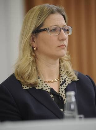 Die Landespressekonferenz der saarländischen Landesregierung am Dienstag (27.01.2015) in der Staatskanzlei in Saarbrücken. Im Bild: Wirtschaftsministerin Anke Rehlinger (SPD).