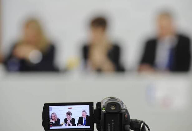 Die Landespressekonferenz der saarländischen Landesregierung am Dienstag (27.01.2015) in der Staatskanzlei in Saarbrücken. Im Bild: