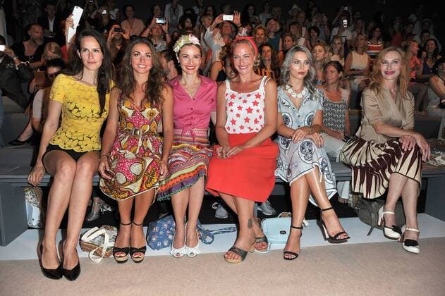 Saralisa Volm, Ekaterina Leonova, Wanda Badwal, Eva Mona Rodekirchen, Maria Astor und Andrea Sawatzki bei der Lena Hoschek Modenschau im Rahmen der Mercedes-Benz Fashion Week Herbst Winter 2015 16 am 7.07.2015 in Berlin MBFW Fashionweek in Berlin 2015- Lena Hoschek Fashion Show 