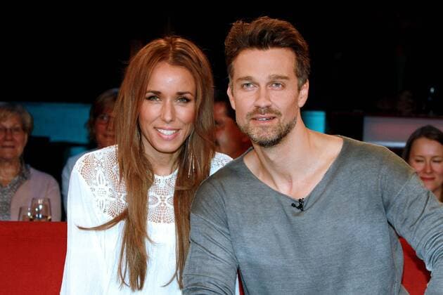 NDR-Talkshow. Schauspieler Wayne Carpendale mit seiner Ehefrau Annemarie anläßlich der NDR - Talkshow am 08.04.2016 in Hamburg.