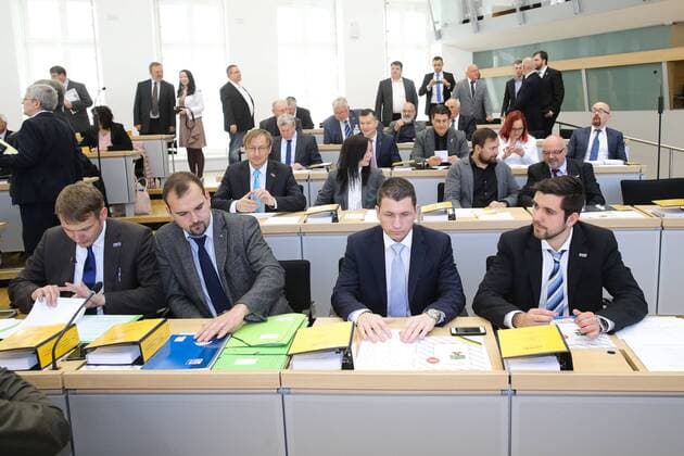 v.li. Fraktionsvorsitzender Andre Poggenburg (AfD,Sachsen Anhalt),Daniel Roi (AfD,Sachsen Anhalt),Matthias Büttner (AfD,Sachsen Anhalt),Tobias Rausch (AfD,Sachsen Anhalt) - Konstituierende Sitzung des Landtags und Wahl des neuen Landtagspräsidenten im Landtag von Sachsen Anhalt - Fotografiert am 12.04.2016