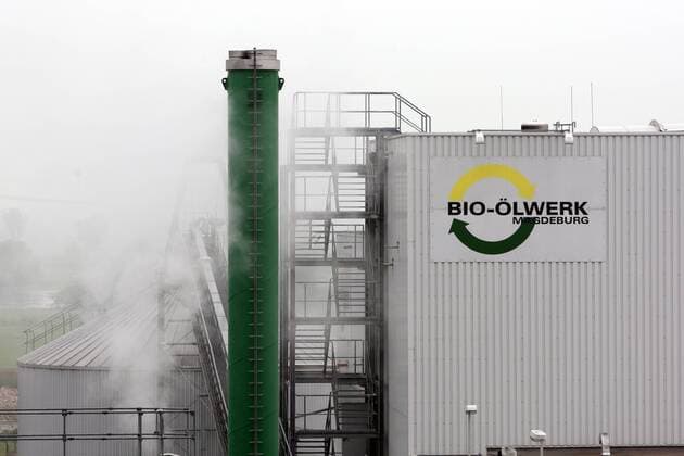 20.05.2010, Magdeburg, Sachsen-Anhalt, Deutschland - Fabrikanlage des Bio-Oelwerk Magdeburg. 00S100520D805.JPG MODEL RELEASE: NOT APPLICABLE, PROPERTY RELEASE: NO MR:Y