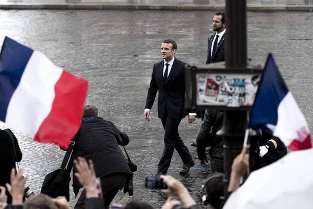 Paris, France le 14 Mai, 2017 - Le president de la rŽpublique participe a la cŽrŽmonie d hommage au soldat inconnu a l Arc de Triomphe - Emmanuel Macron __  Copyright: xVincentxIsorex