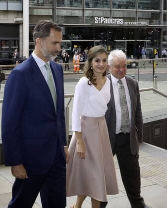 Spain s King Felipe VI (L) and Queen Letizia (C) arrive at the Francis Crick Institute in Central London, Britain, 14 July 2017. Spanish Royal Couple is on a three day official visit in the United Kingdom. Spain s King Felipe VI and Queen Letizia visit UK !ACHTUNG: NUR REDAKTIONELLE NUTZUNG! Copyright: xANGELESxRODENASx 20170714-636356320125863573