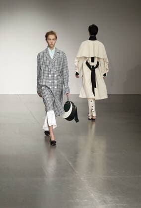 (170915) -- LONDON, Sept. 15, 2017 -- Models present creations of Eudon Choi Spring Summer 2018 collection during London Fashion Week in London, Britain, Sept. 15, 2017. ) BRITAIN-LONDON-FASHION WEEK-EUDON CHOI HanxYan