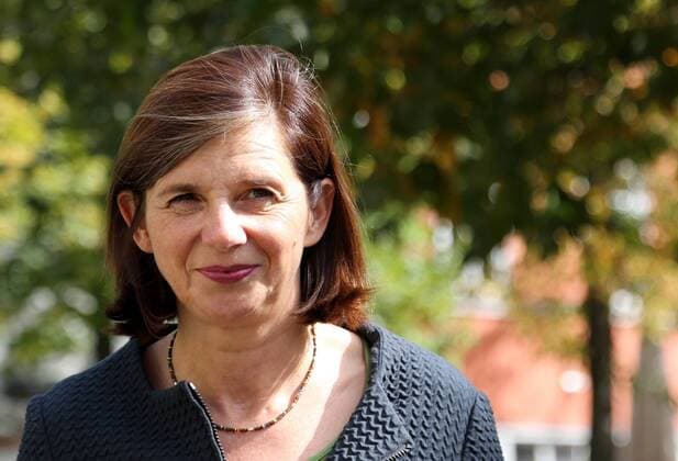 Erfurt - Wahlkampf Die Grünen Göring-Eckardt 19.09.17 , Erfurt, Wenigemarkt, Wahlkampf Bündnis90 Die Grünen, Katrin Göring-Eckardt kommt rund um den Wenigemarkt mit Bürgern ins Gespräch im Bild: Katrin Göring-Eckardt