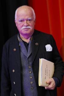 GER, Berlin,20171109, Peter Gauweiler ( deutscher Rechtsanwalt und ehemaliger CSU Politiker) in der Urania bei einer Lesung mit Sahra Wagenknecht ( deutsche Volkswirtin, Publizistin und Politikerin, der Linken) Buchtitel: Couragiert gegen den Strom Über Goethe, die macht und die Zukunft
