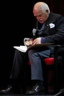 GER, Berlin,20171109, Peter Gauweiler ( deutscher Rechtsanwalt und ehemaliger CSU Politiker) in der Urania bei einer Lesung mit Sahra Wagenknecht ( deutsche Volkswirtin, Publizistin und Politikerin, der Linken) Buchtitel: Couragiert gegen den Strom Über Goethe, die macht und die Zukunft