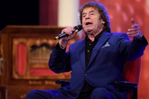 Themen der Woche Bilder des Tages Musik kennt keine Grenzen mit Tony Marshall am 07.01.2018 im Stadttheater in Sulingen. Tony Marshall, einiger seiner wenigen letzten Auftritte vor seinem 80. Geburtstag. Foto: osnapix Musik kennt keine Grenzen mit Tony Marshall