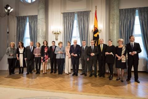 Themen der Woche 09.01.2018,Berlin,Deutschland,GER, Schloss Bellevue, Bundespräsidialamt, Neujahrsempfang des Bundespräsidenten Frank-Walter Steinmeier und seiner Ehefrau Elke Büdenbender. Foto v.l.n.r: Maria Böhmer, Aydan Özoguz, Hermann Gröhe, Ursula von der Leyen, Katarina Barley, Sigmar Gabriel, BK Angela Merkel, Elke Büdenbender, Thomas de Maiziere, Heiko Maas, Christian Schmidt, Barbara Hendricks, Monika Grütters, Steffen Seibert
