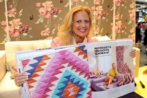 Entertainment Bilder der Woche Themen der Woche Bilder des Tages Heimtextil Frankfurt 2018. Barbara Schöneberger präsentiert ihre Home Collection Barbara im Rahmen der Fachmesse Heimtextil am 10.01.2018 in Frankfurt Main.