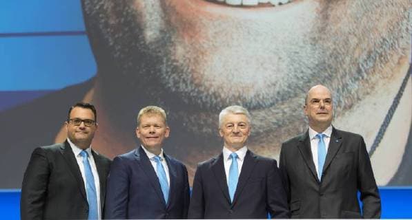 Themen der Woche Bochum, Deutschland, 19.01.2018, ThyssenKrupp Hauptversammlung: Der ThyssenKrupp Vorstand v.l. Oliver Burkhard, CFO Guido Kerkhoff, CEO Heinrich Hiesinger und Donatus Kaufmann steht auf dem Podium der HV. ThyssenKrupp Hauptversammlung